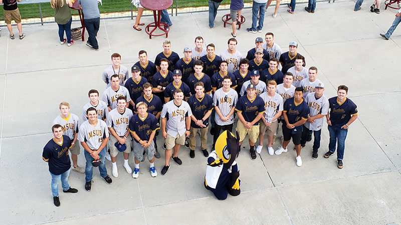 Montana State University students and mascot